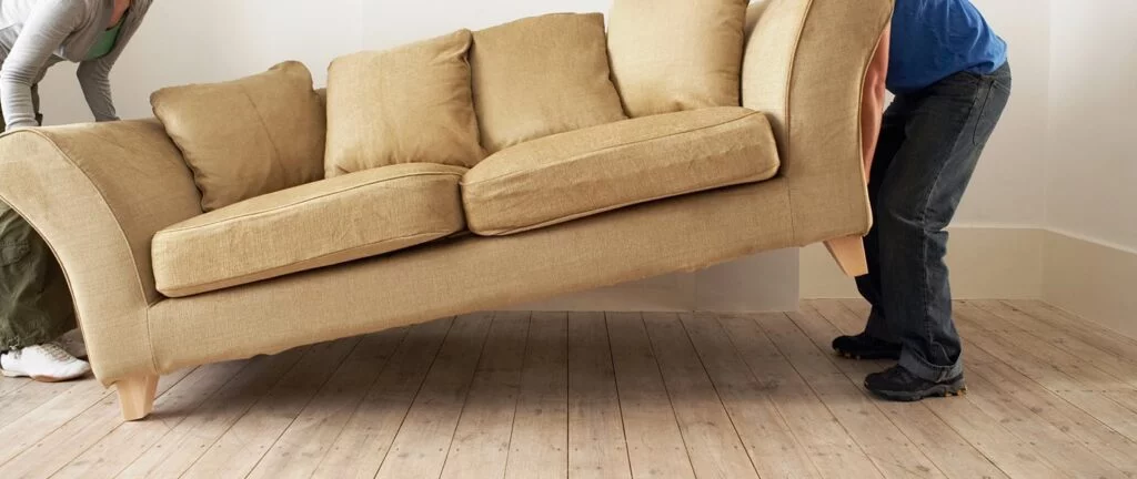 Mover muebles pesados en una mudanza » mover mover-muebles-mudanza